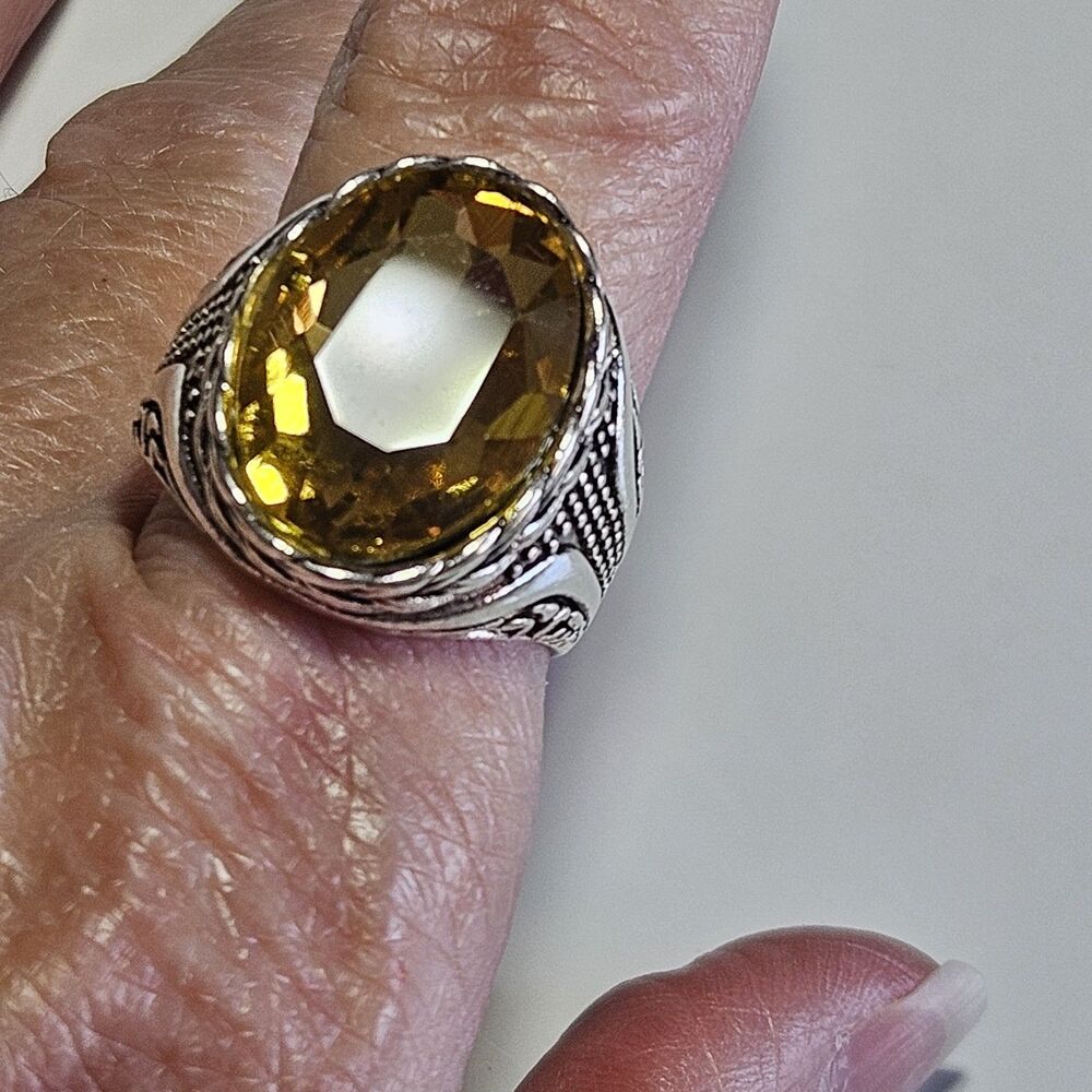 Silver Tone Yellow Faceted Oval Rhinestone Unisex Ring Size 8.5